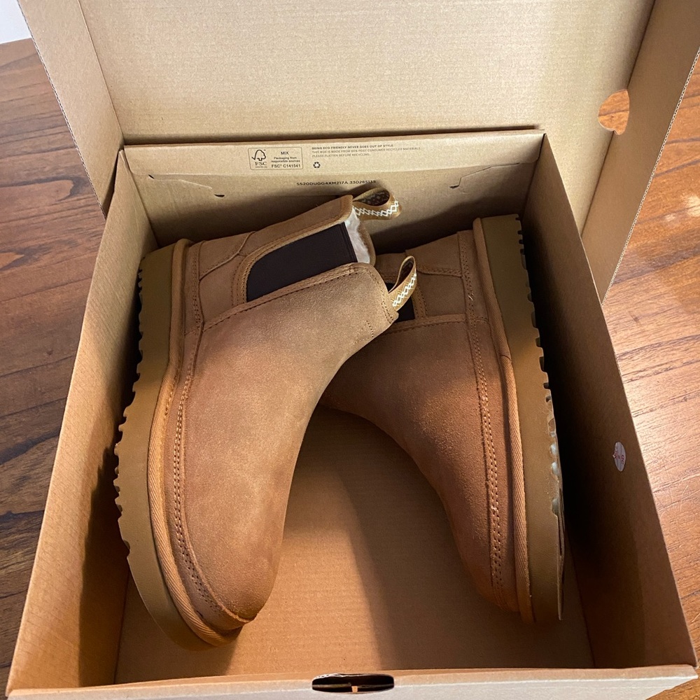 Brand New, Never Worn UGG Neumel Chelsea Boot, US 8